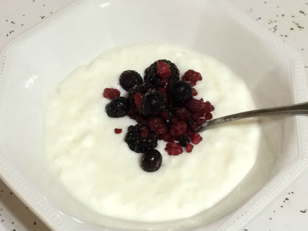 homemade thick yogurt healthy snack parfait smoothies gut health