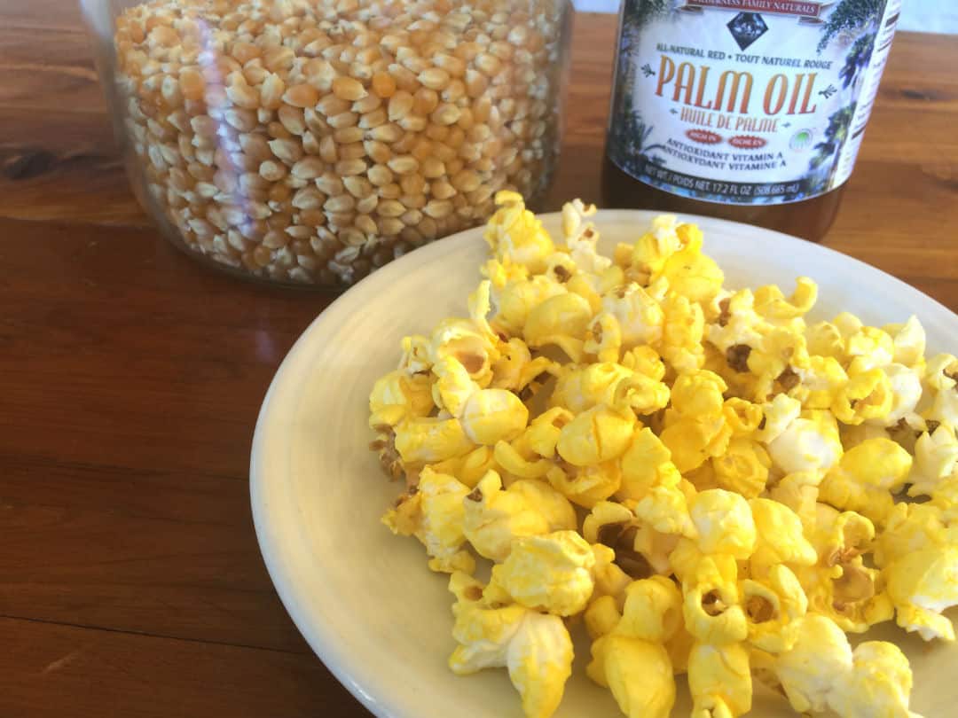 Homemade Healthy Popcorn movie theater style that's healthy for you #healthy #popcorn #movietheater