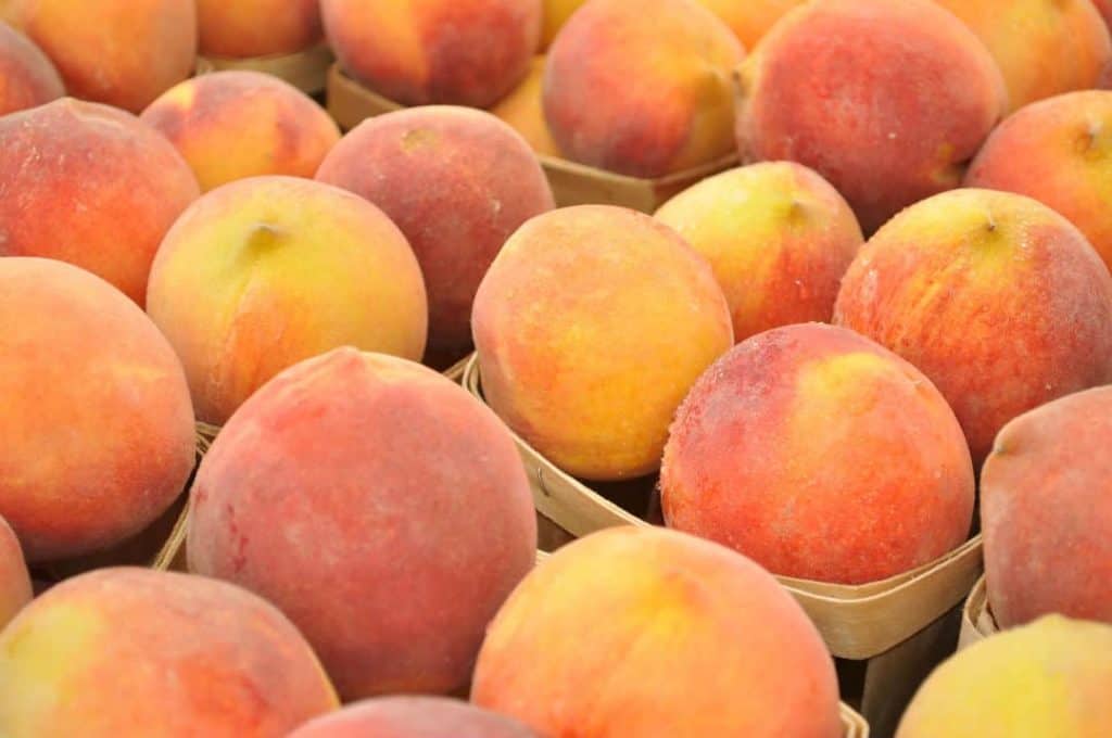 How to freeze peaches. Local peach harvest.